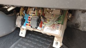 Где находится предохранитель прикуривателя Ford focus 2