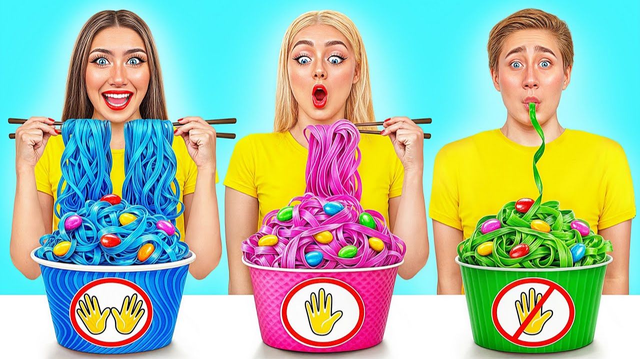 Едим Без рук vs Одной рукой vs Двумя руками Челлендж от Jelly DO Challenge смотреть онлайн