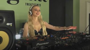 BELLA KRI - Live 4K   Melodic Techno & Progressive House Mix @ Alglatt