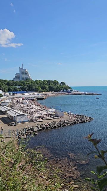 Летом 2026 года в Анапе официально открылся купальный сезон — впервые с момента разлива мазута смотреть онлайн