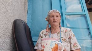 Готовлю обед. Покроила себе платье.
