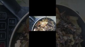 Жареная картошечка с опятами