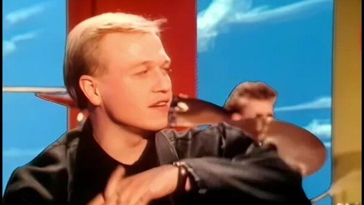 Level 42 - Lessons In Love (1986) смотреть онлайн