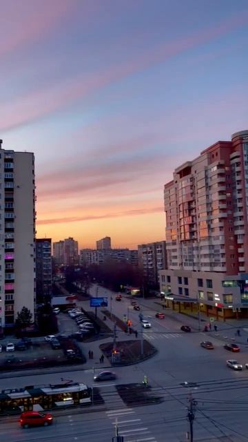 Макс Корж / малиновый закат стекает по стене