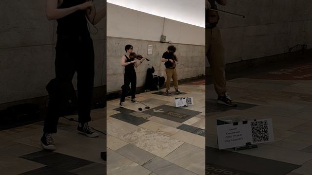 Скрипка в Московском метро, станция Китай-город смотреть онлайн