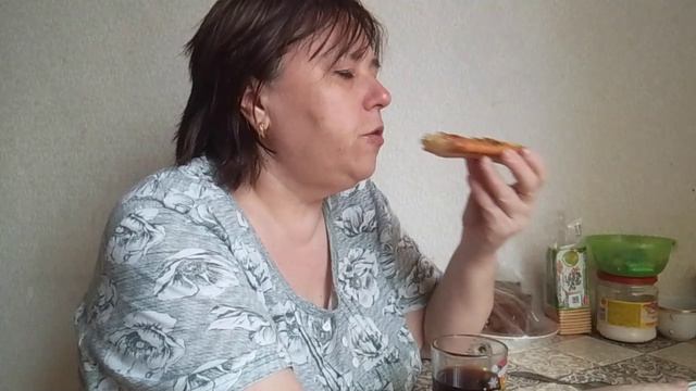 Утро, воскресенье, троица, кофе и пироги. Поминаю своих родных и беседую с Вами. смотреть онлайн