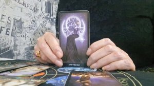 Кто мечтает начать с вами всё заново? Расклад Таро