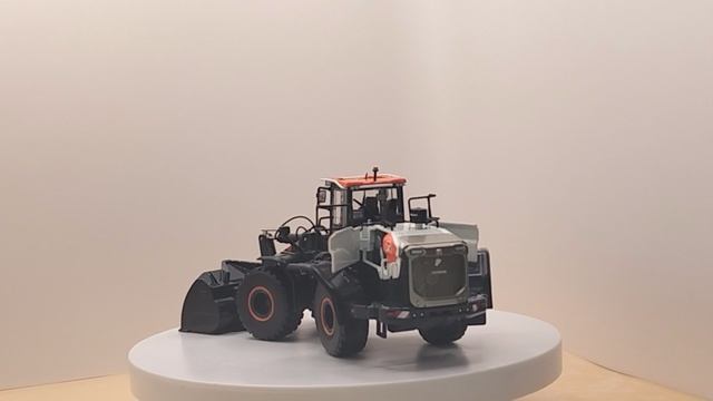 Фронтальный погрузчик Develon DL420 Concept X. в масштабе 1:50, производитель модели 