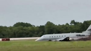 Самолёт взорвался после жёсткой посадки в Доминикане — его полностью охватило пламя.

Как пишут ...