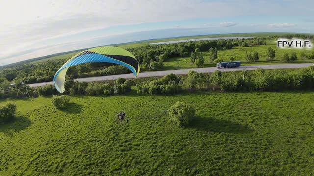 Мотопарапланеристы