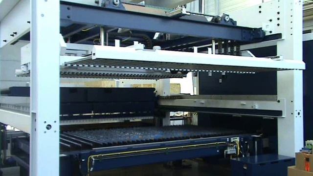 Снятие деталей со станка лазерной резки смотреть онлайн
