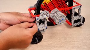 5 ходунков LEGO против препятствий с препятствиями — справятся ли они##Умное Лего