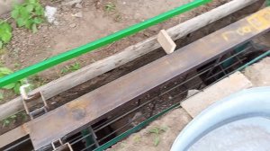 Сделал опалубку для закладной для откатных ворот . Осталось забетонировать .
