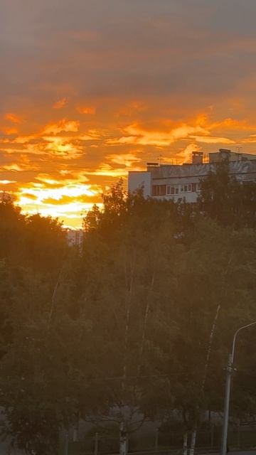 Закат во время белых ночей в Санкт-Петербурге