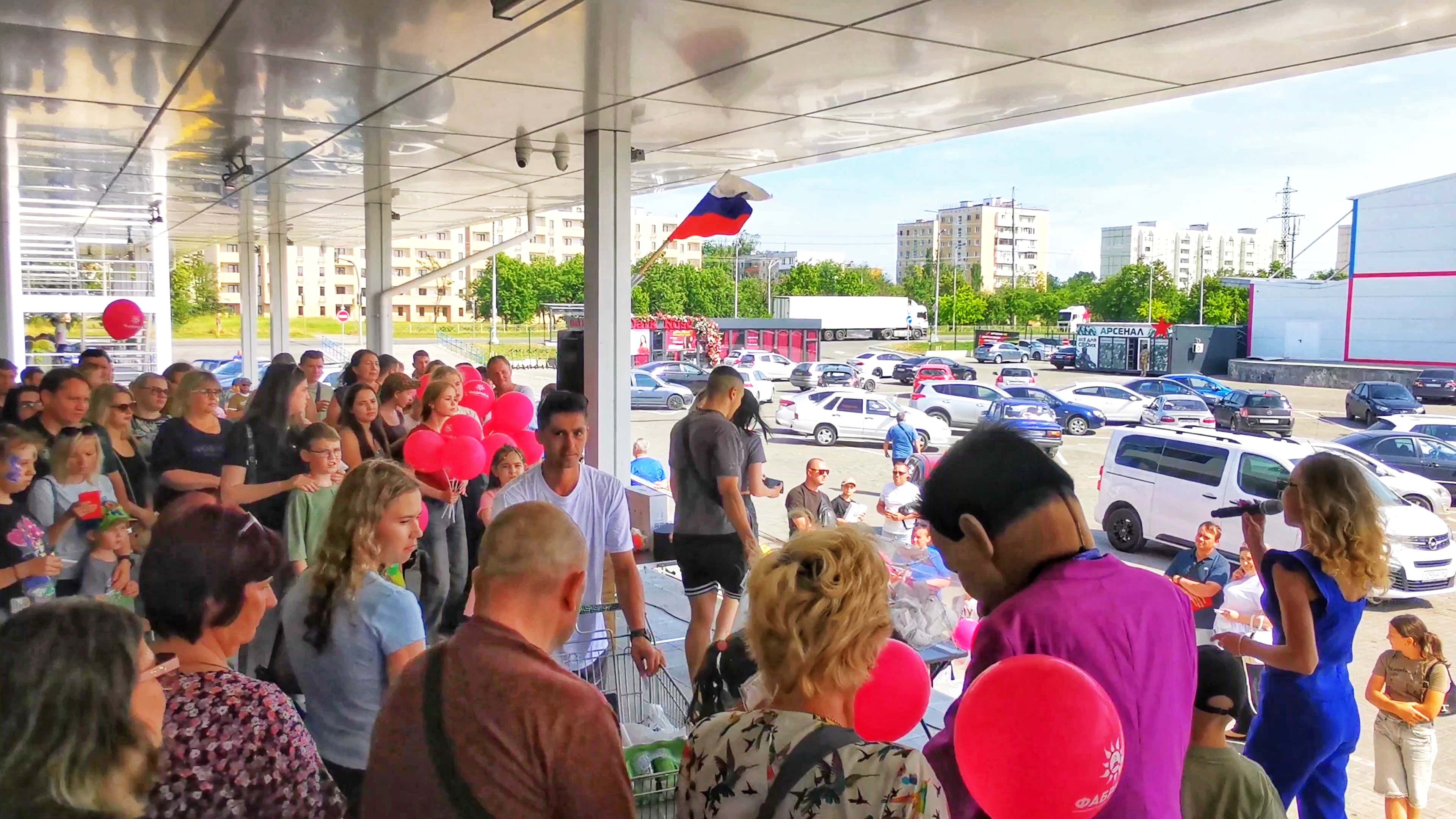 МАРИУПОЛЬ Что ПРОИЗОШЛО?Раздавали технику Жителям!🏢Жизнь города Сегодня смотреть онлайн