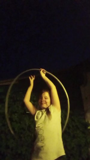 р