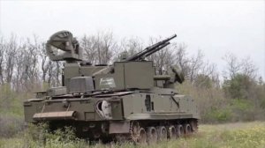 На кадрах - модернизированная зенитная самоходная установка 2С6М1 из состава ЗРПК 2К22М1 «Тунгуска-М