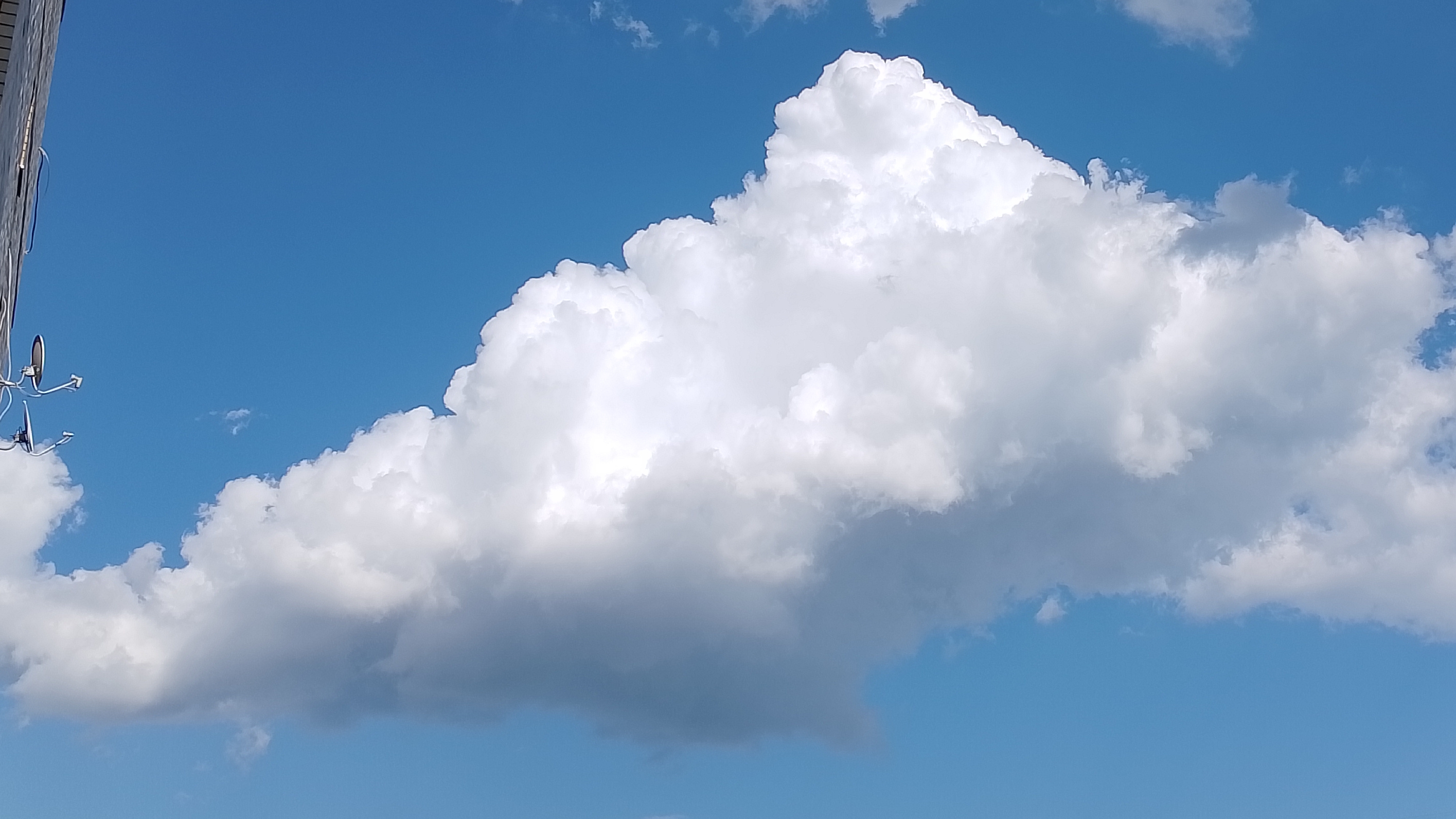 Конвенции облаков в Ростове!🌦️🌤️
красивые тучи. смотреть онлайн