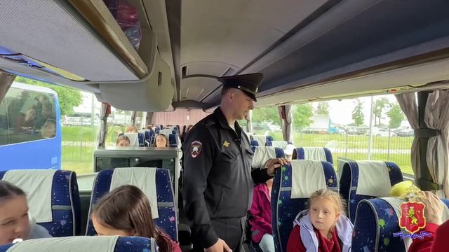 Сотрудники Госавтоинспекции  сопроводили первые автобусы с детьми до загородных лагерей