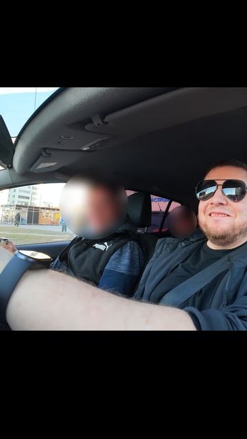 Мне машина уже  мала
