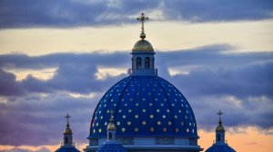 Руферы повредили крышу Троицкого собора в Санкт-Петербурге