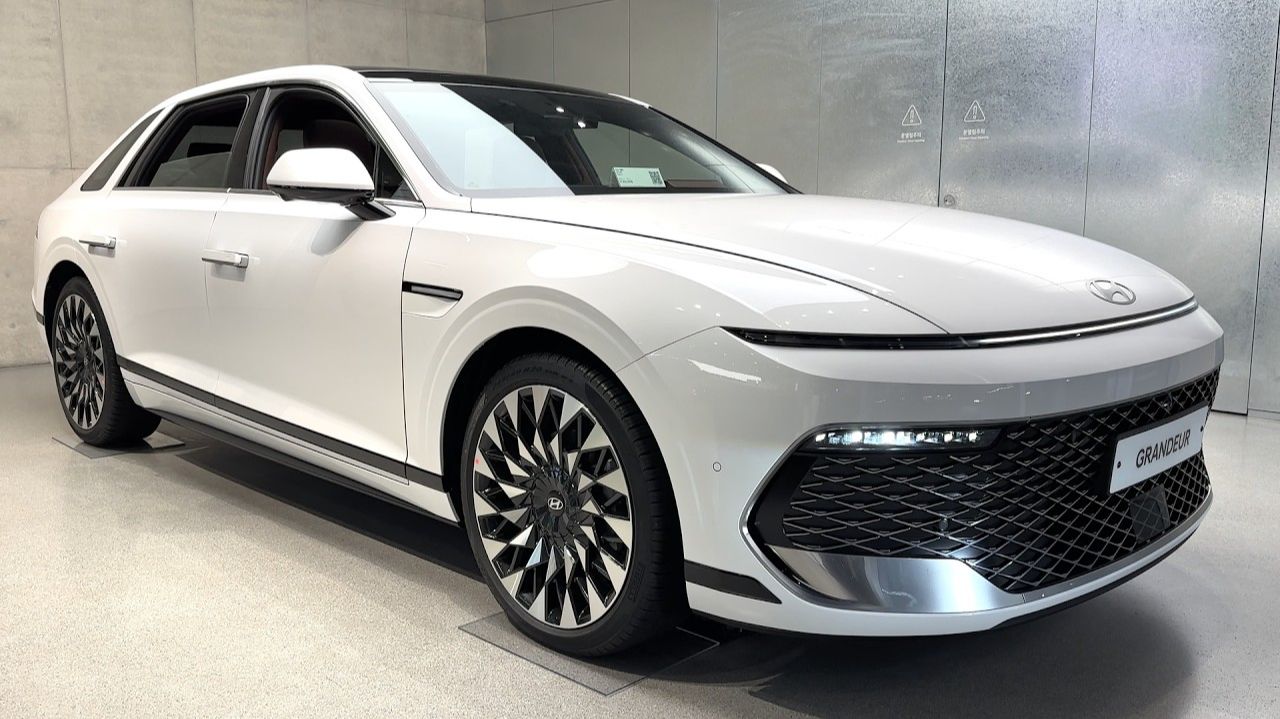 Обзор экстерьера и интерьера обновленного Hyundai Grandeur (Azera) 2027 года. смотреть онлайн