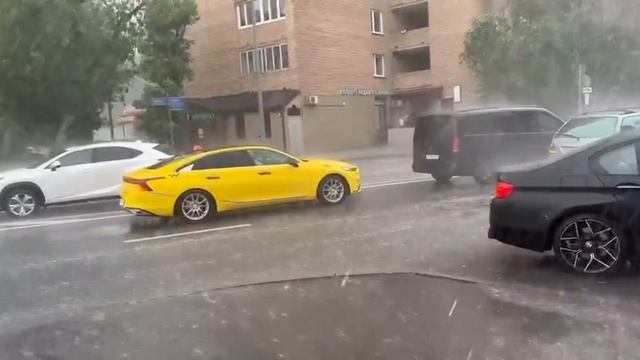 Сильный ливень в Москве, 9 июня 2026