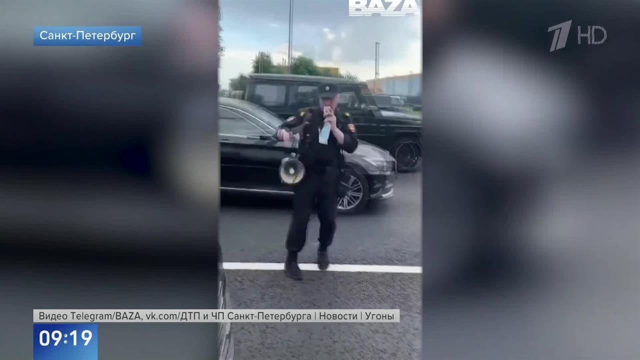 Стали известны имена полицейских, устроивших стендап на ПМЭФ. смотреть онлайн