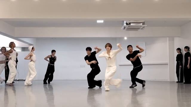 XLOV - Serve dance practice MIRROR смотреть онлайн
