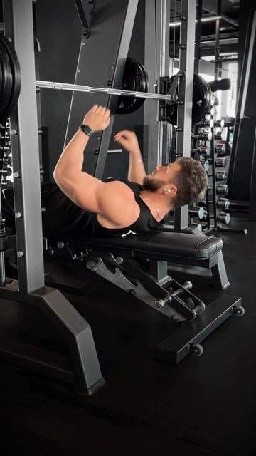 💪 Что меняет угол скамьи в жиме штанги лёжа в тренажёре Смита?