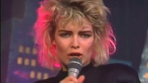 KIM WILDE - YOU KEEP ME HANGING ON