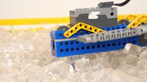Вождение автомобиля LEGO против испытания «Самая глубокая вода» #Умное Лего