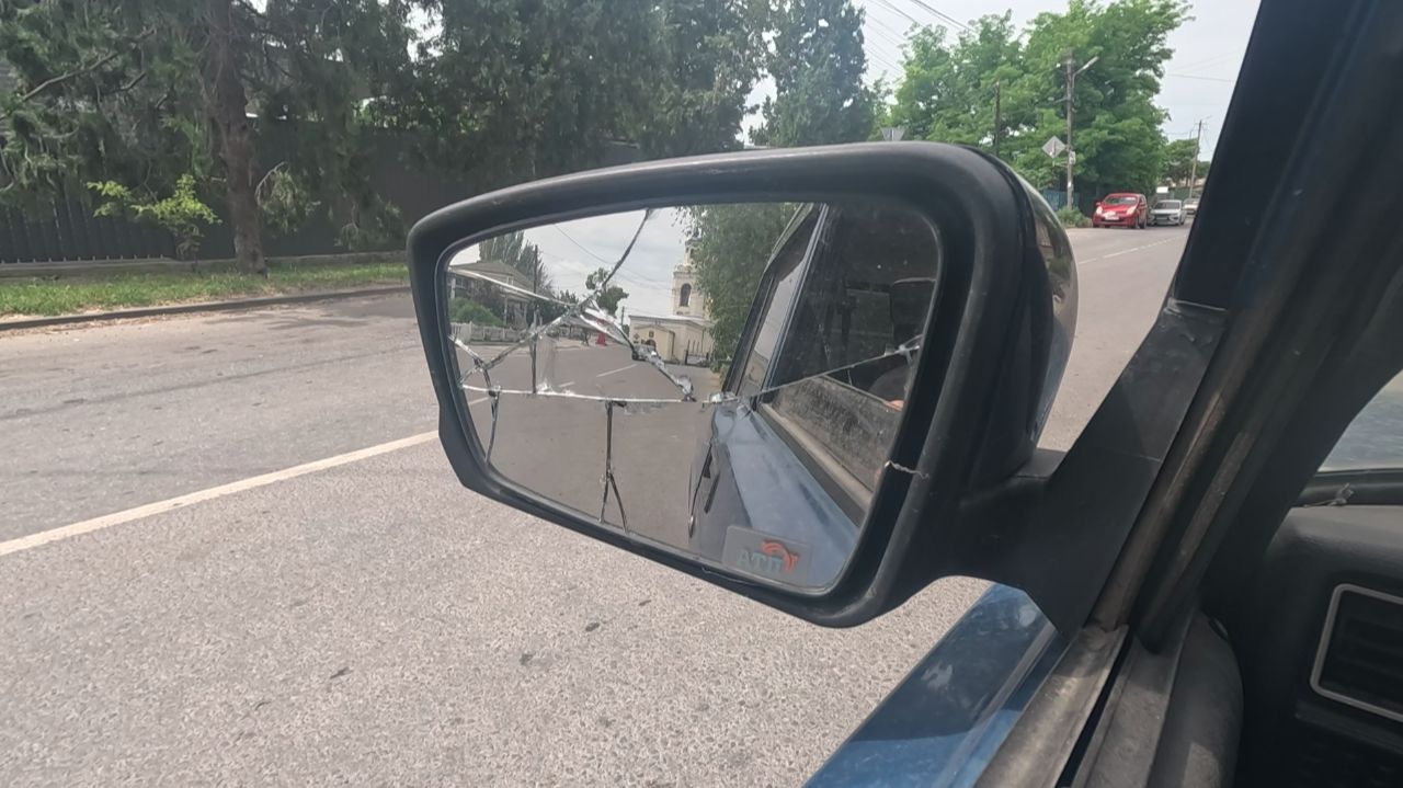 Мне разбили зеркало на жигуле и уехали