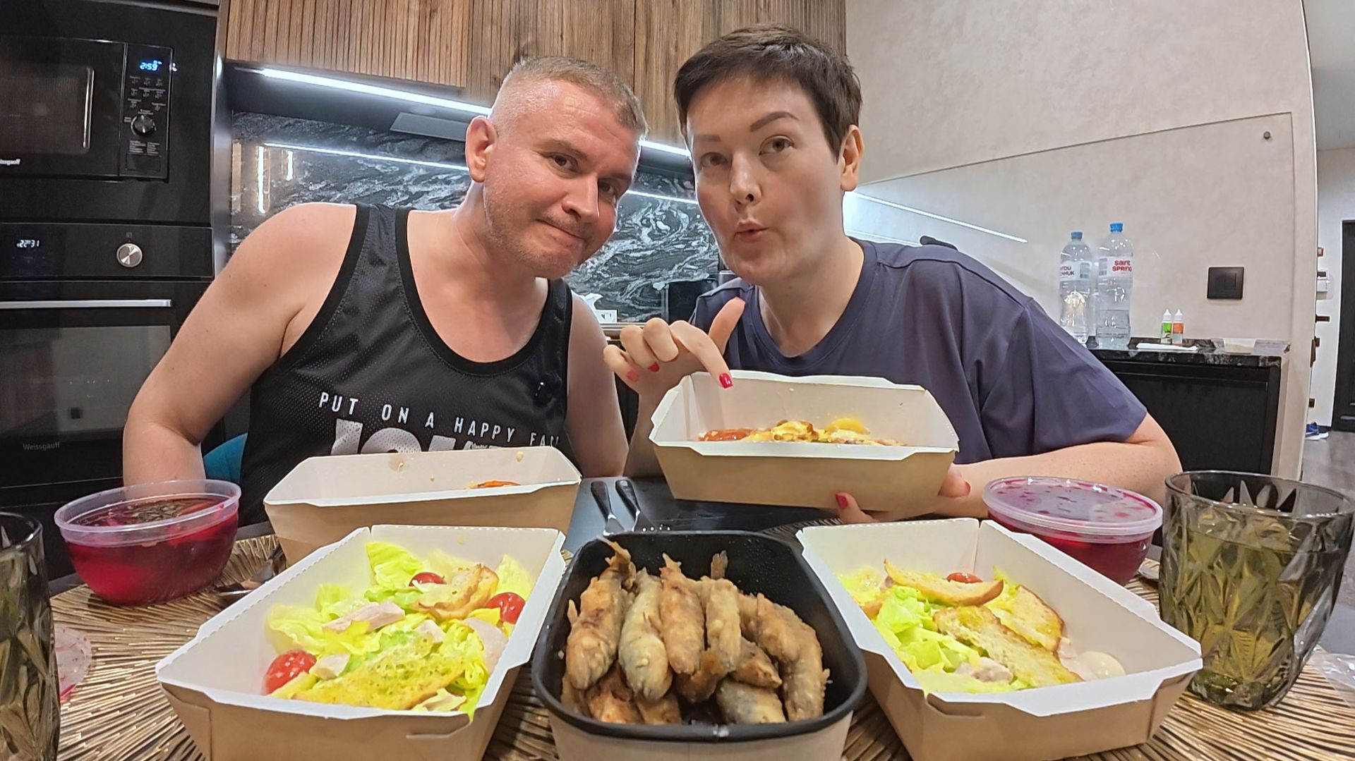 Мукбанг ПРАЗДНИЧНЫЙ ужин за КОПЕЙКИ напоследок! Вот где ВКУСНО поесть в Питере! Нам опять ВЕЗЁТ) смотреть онлайн
