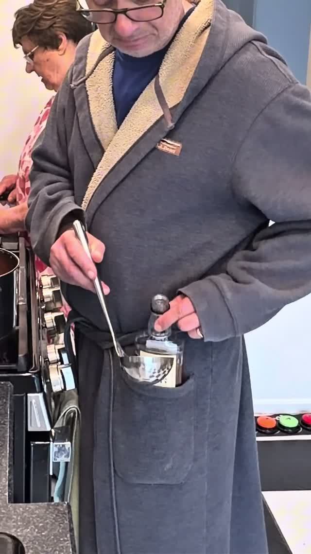 20 лет опыта в том, как сделать бабушку счастливой 🤣☝️
