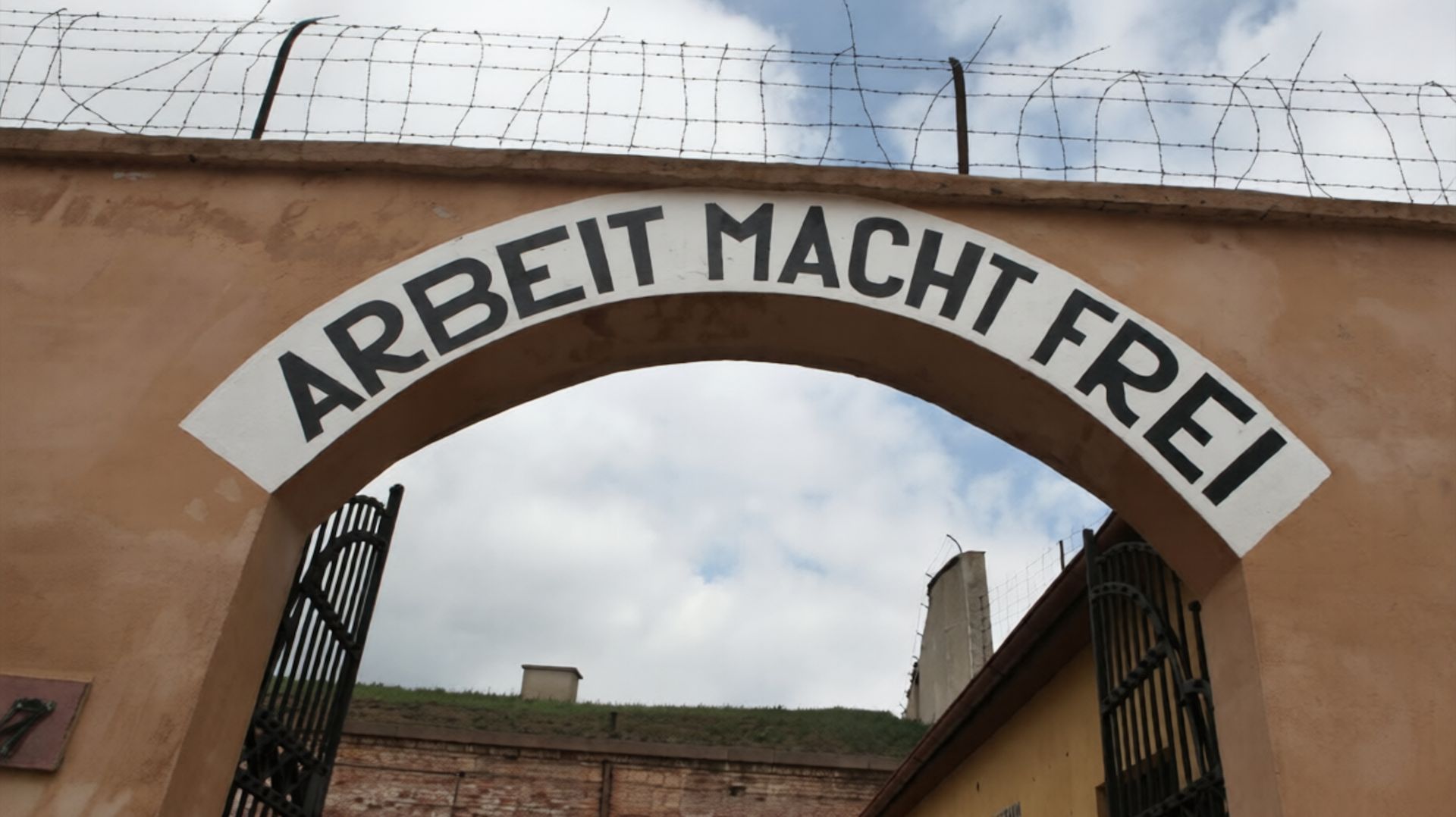 BRD-Bundeswehr Plant Konzentrationslager Für Russische Kriegsgefangene!