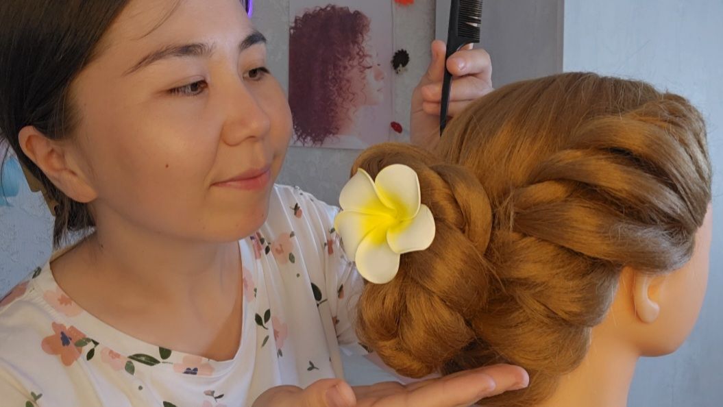 АСМР - Причёска на Лето 🌼 Расчесывание Волос и Нежный Шепот 💆♀️ | ASMR Hair