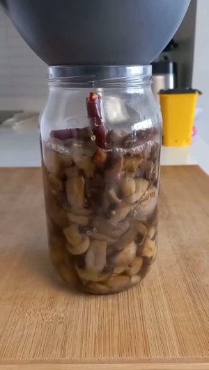 Печеные маринованные шампиньоны.