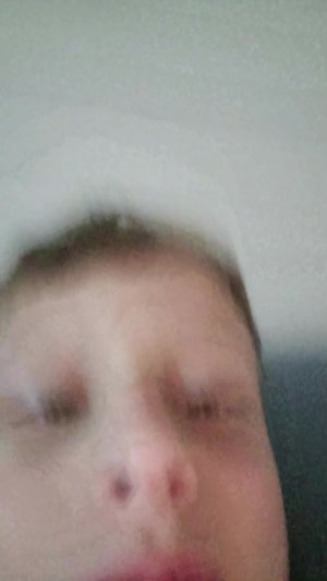 р