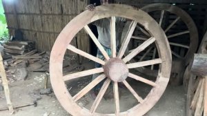 Деревянные колёса ручной работы. Пакистанский мастер