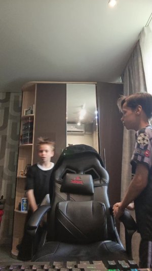 просто болтаю с другом.
