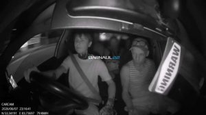 Пьяный пассажир ударил таксиста