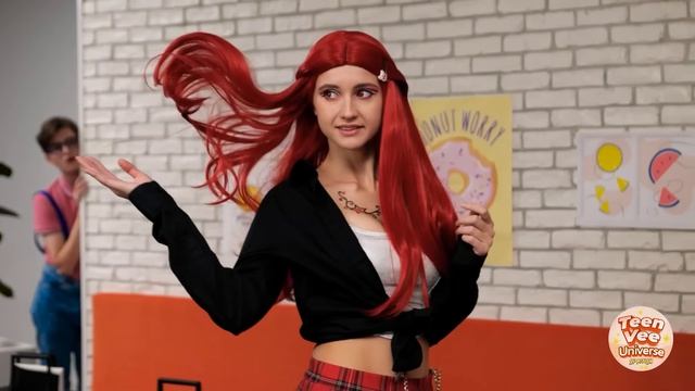 Ботаник из Школы Вампиров… и ОНИ ЕГО УКУСИЛИ!🧛🦇 смотреть онлайн