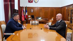 Врио главы Дагестана встретился с Героем России Залибеком Умаевым