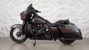 Harley-Davidson CVO Street Glide vin 5HD1PXLE8JB955755