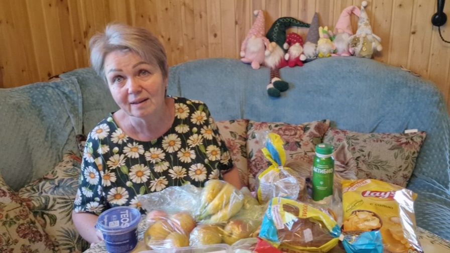 С УТРА НАДО БЫЛО ПОЕХАТЬ В ГОРОД И КОНЕЧНО ЗАЕХАЛИ В "ПЯТЕРОЧКУ". ПОСМОТРИМ ЧТО КУПИЛИ. смотреть онлайн