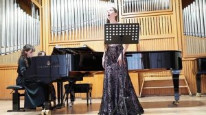 Екатерина Бабич исполняет «Голубенький, чистый подснежник цветок» Н.Черепнина. Ф-но — Ксения Наумова