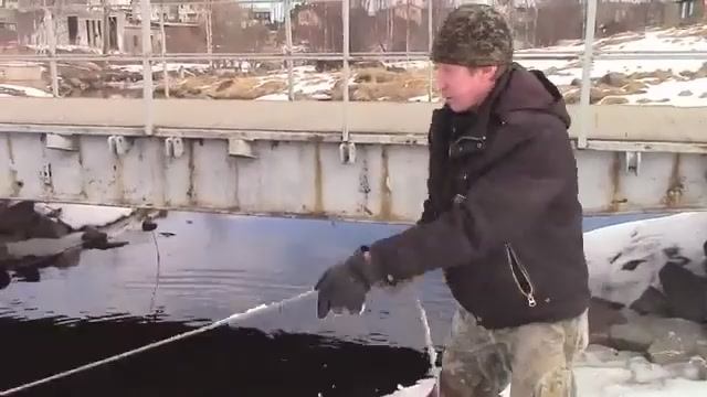 КОГДА НЕ ХВАТАЕТ НА БУТЫЛКУ МЫ ИДЁМ ЗА ДЕНЬГАМИ СЮДА! ДЕНЬГИ ЛИПНУТ НА ПОИСКОВЫЙ МАГНИТ!
