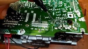 Магнитола Pioneer фон в динамиках