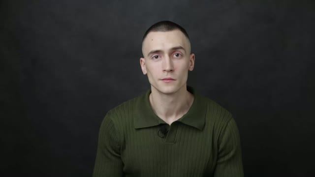 Визитка Алексеев Игорь прическа
